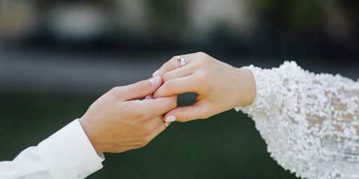 8 Hadiah Kahwin Untuk Kawan: “Musim” Yang Sering Dinantikan